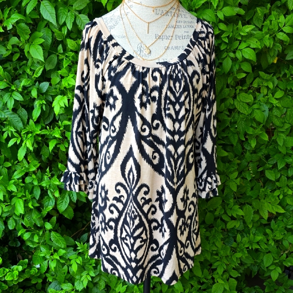 Cezanne Black and White Graphic 3/4 Sleeve Tunic